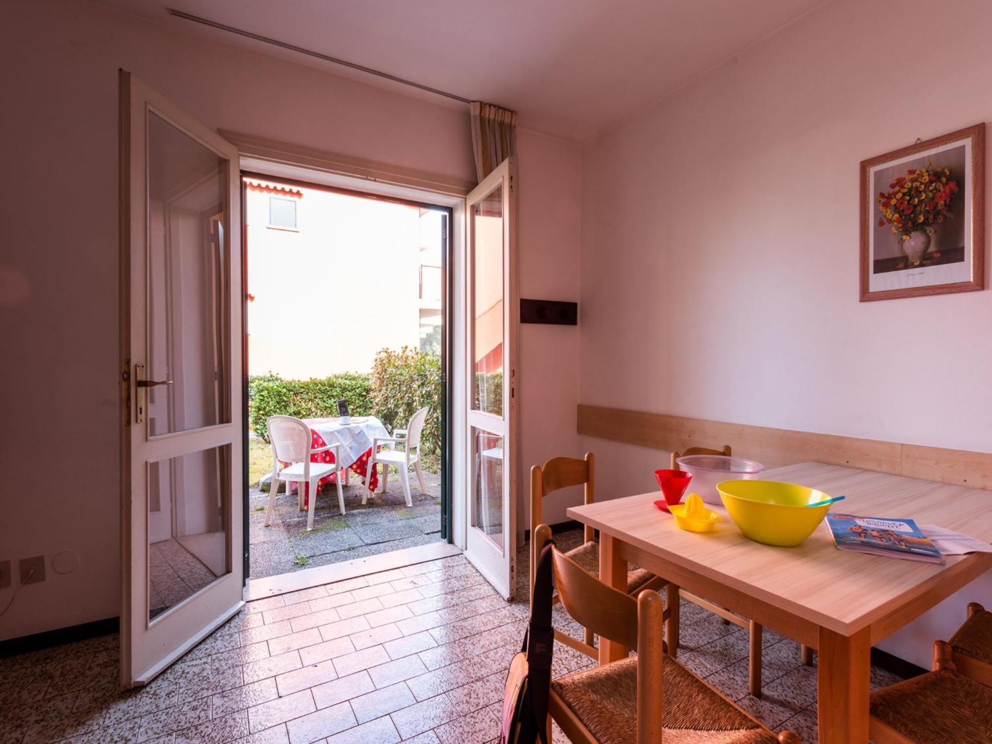 Townhouse With Garden And Pool In Appartamento